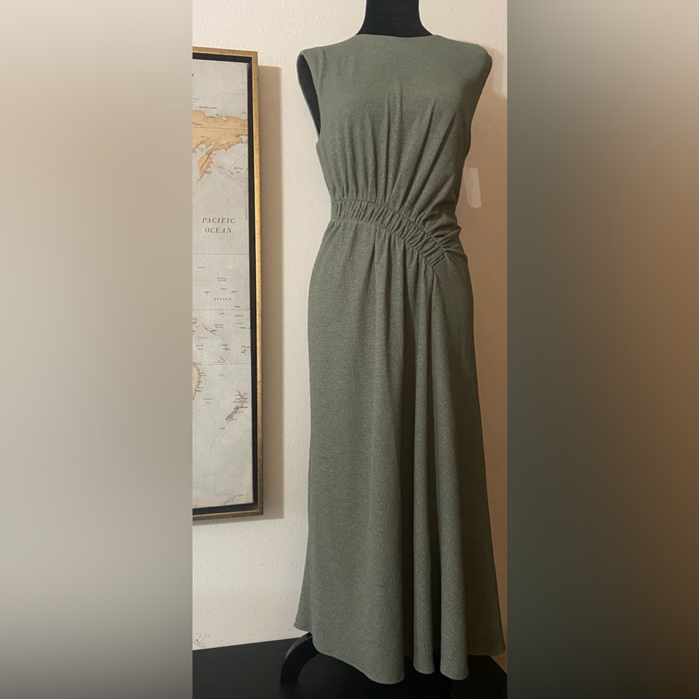 Maggie London ~ Sz 2 ~ Green ~ Sleeveless Dress ~ NWT ✨💫✨